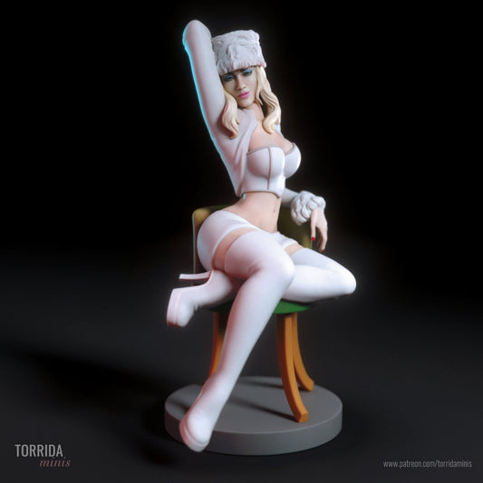 Russian Spy Pin Up Statue & Miniature | Torrida Minis