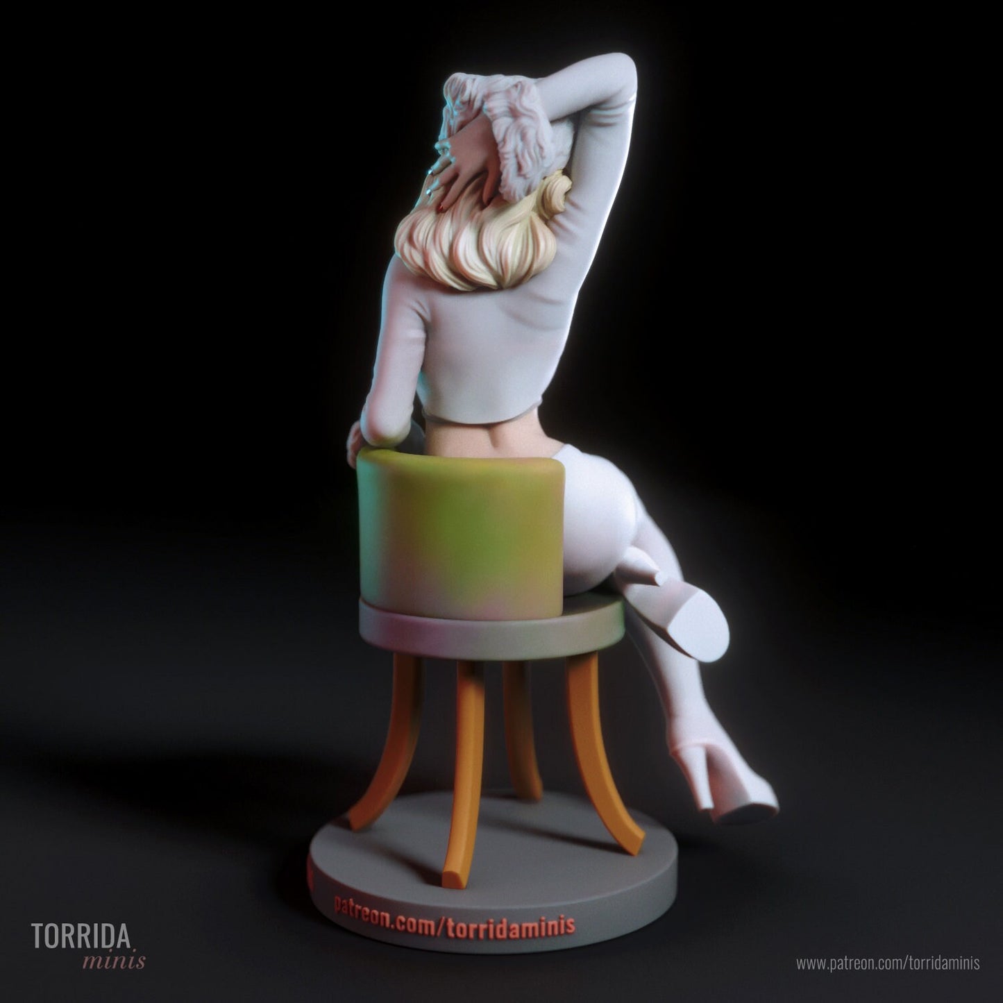 Russian Spy Pin Up Statue & Miniature | Torrida Minis